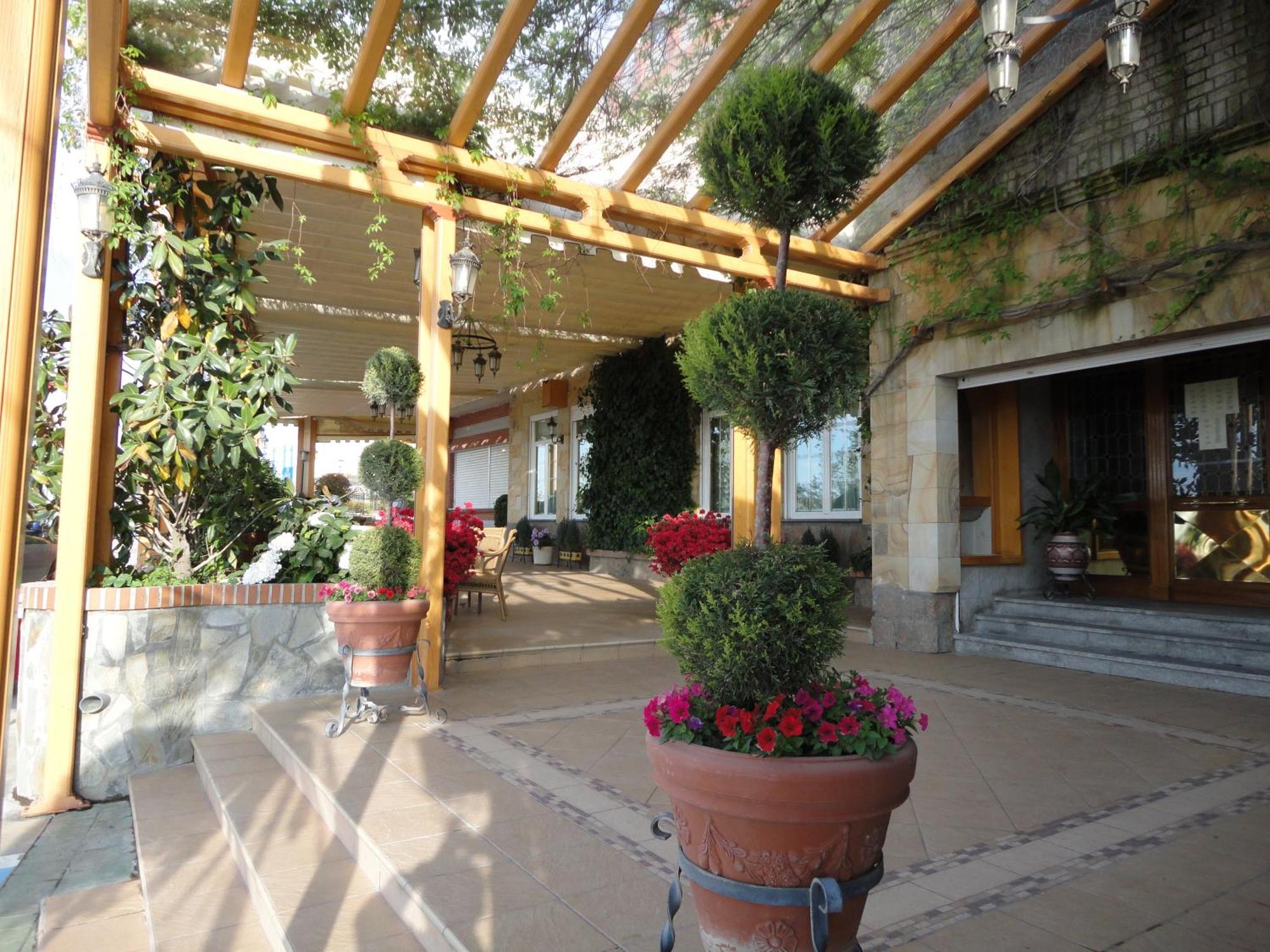 Hotel La Maruxina La Alameda de la Sagra Exterior foto