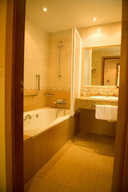 Hotel La Maruxina La Alameda de la Sagra Cameră foto